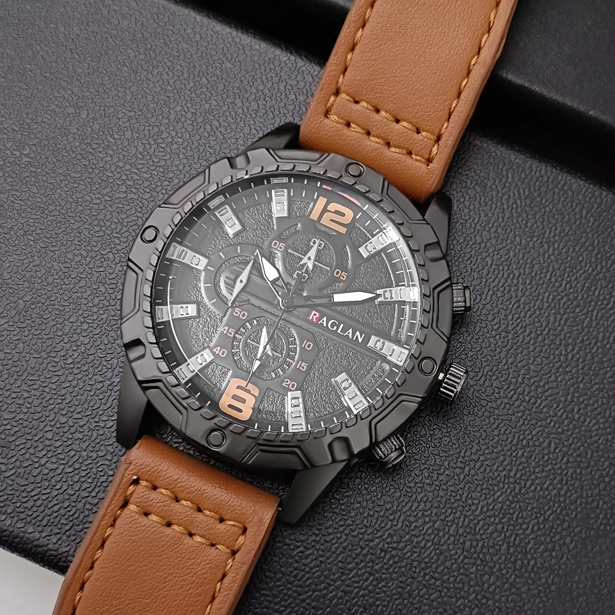 Leather Strap Men's Wristwatch