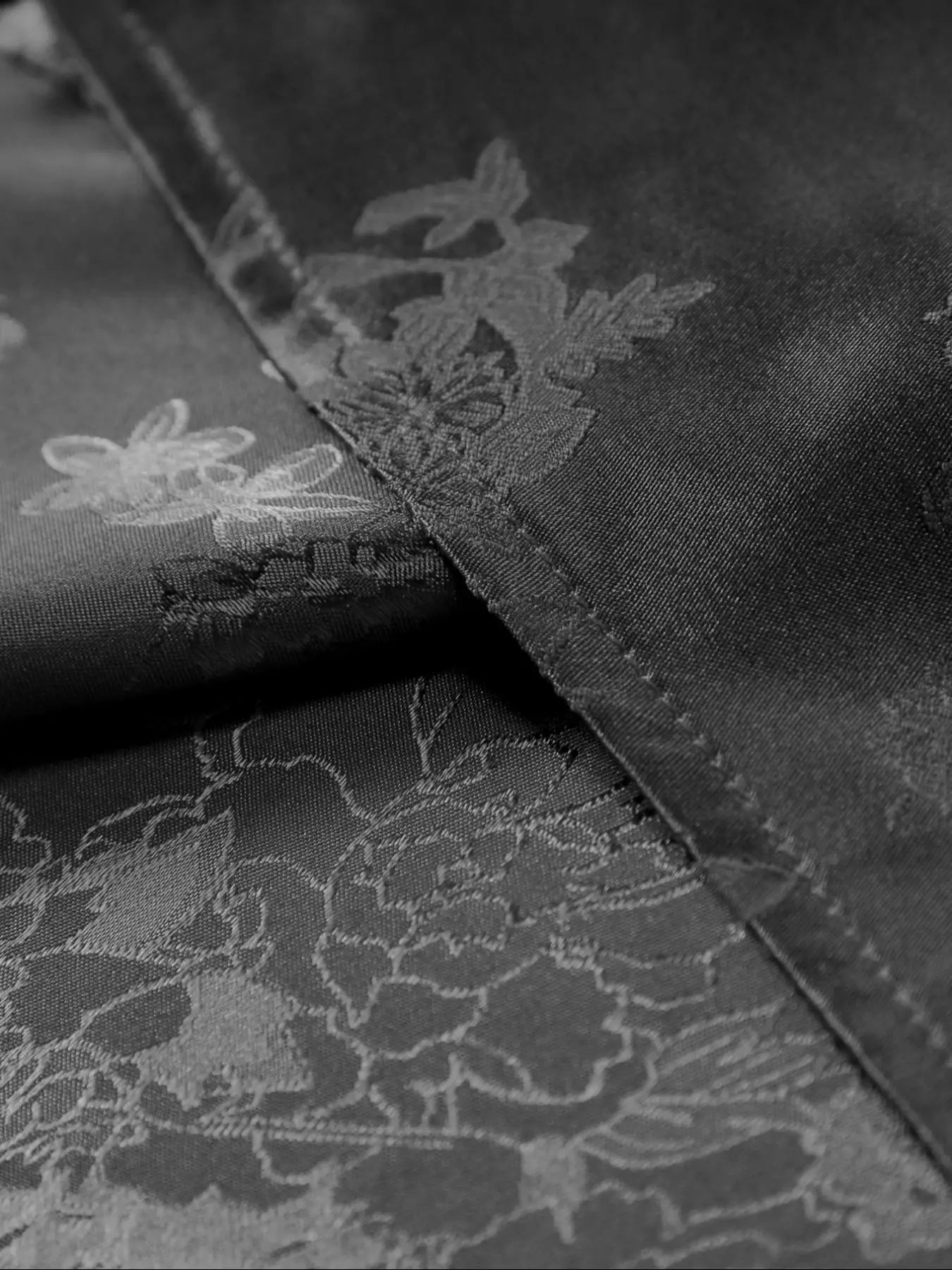 Men's Embroidered Short Sleeve Shirt