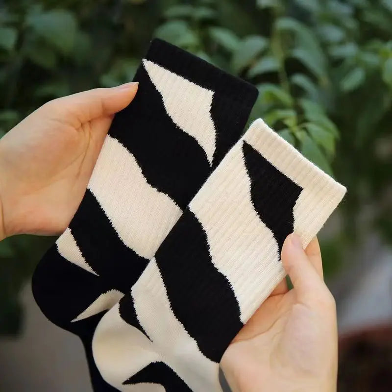 4 Pairs Of Fashionable, Soft, And Versatile Socks For Men